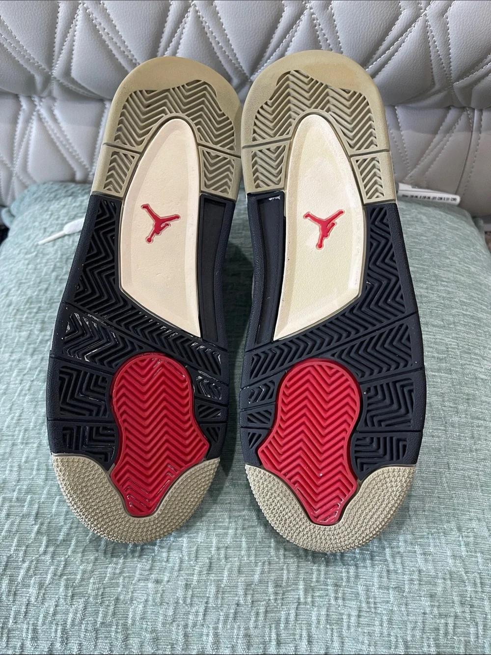 Jordan Men’s Retro white cement Sneakers in white, Black & Red. Size 6Y